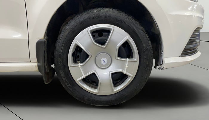 2018 Volkswagen Ameo COMFORTLINE 1.0L, Petrol, Manual, 1,06,101 km, Right Front Wheel