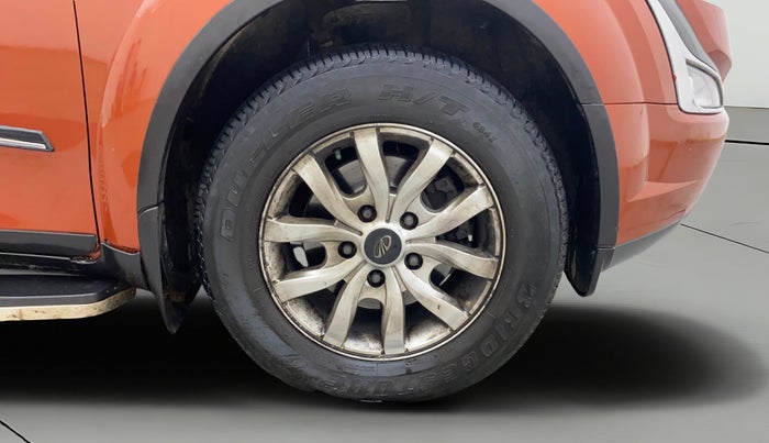 2015 Mahindra XUV500 W10, Diesel, Manual, 95,830 km, Right Front Wheel