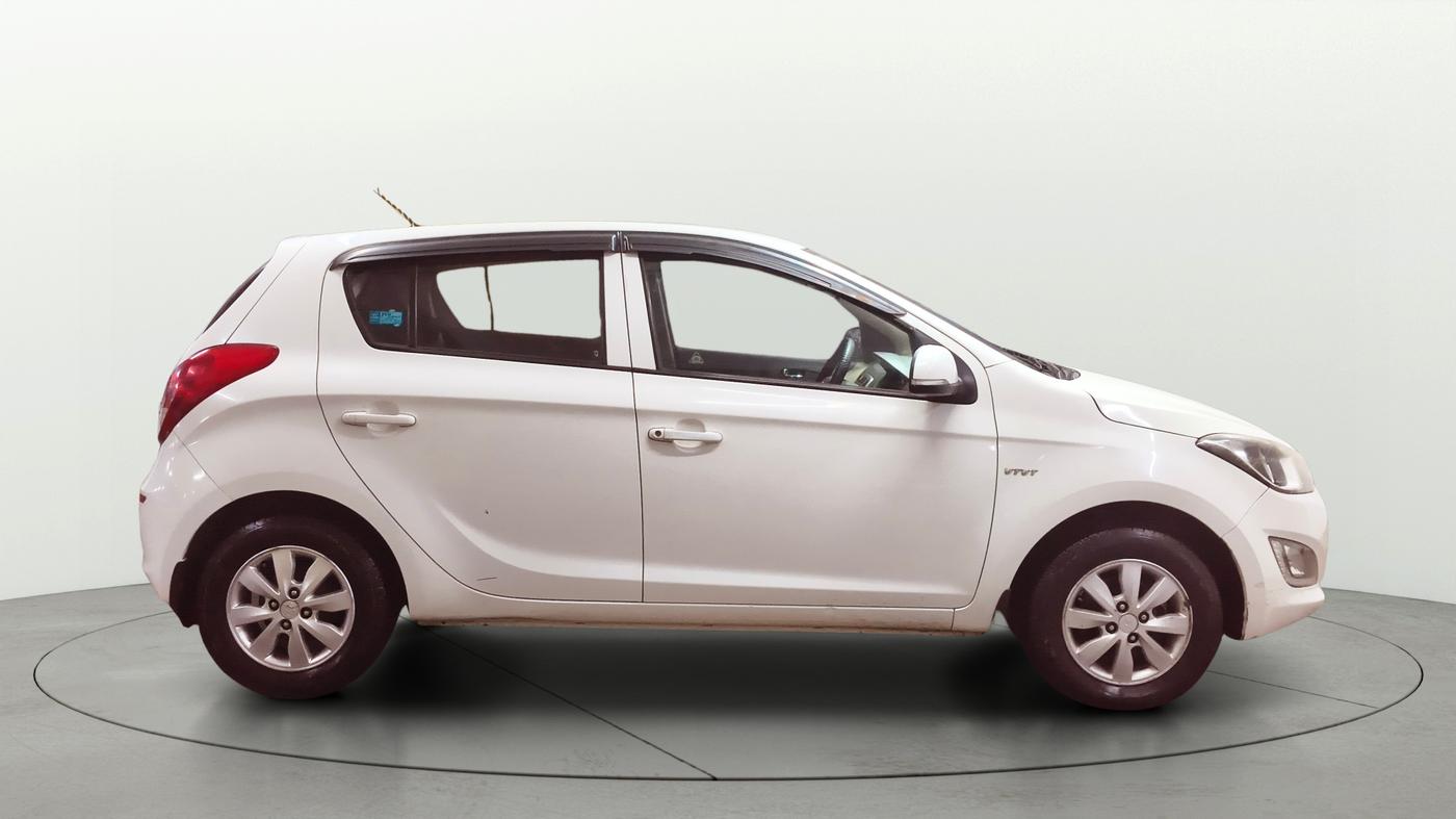 2013 Hyundai i20 SPORTZ 1.2, CNG, Manual, 90,988 km, Right Side View