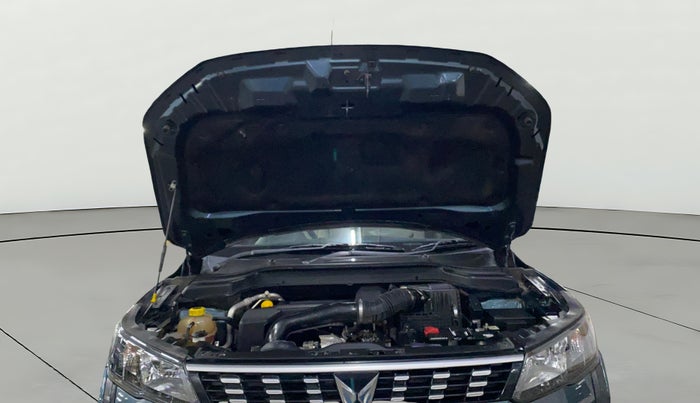 2022 Mahindra XUV300 W6 1.5 DIESEL AMT, Diesel, Automatic, 17,740 km, Open Bonet