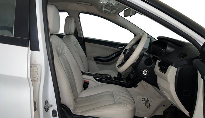 2022 Tata NEXON XZ PETROL, Petrol, Manual, 37,143 km, Right Side Front Door Cabin