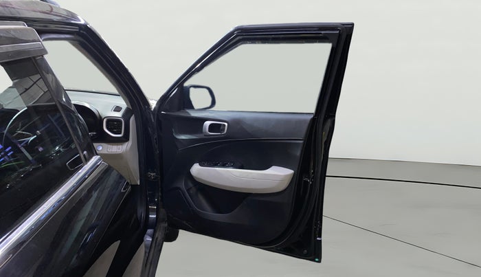 2024 Hyundai VENUE SX 1.5 CRDI, Diesel, Manual, 58,594 km, RHS Front Door