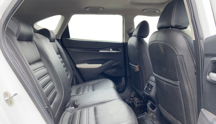 2022 KIA SELTOS HTK PLUS 1.5 IMT, Petrol, Manual, 44,052 km, Right Side Rear Door Cabin