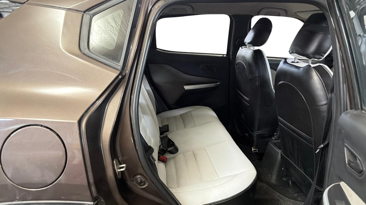 2022 Nissan MAGNITE XE, Petrol, Manual, 68,617 km, Right Side Rear Door Cabin