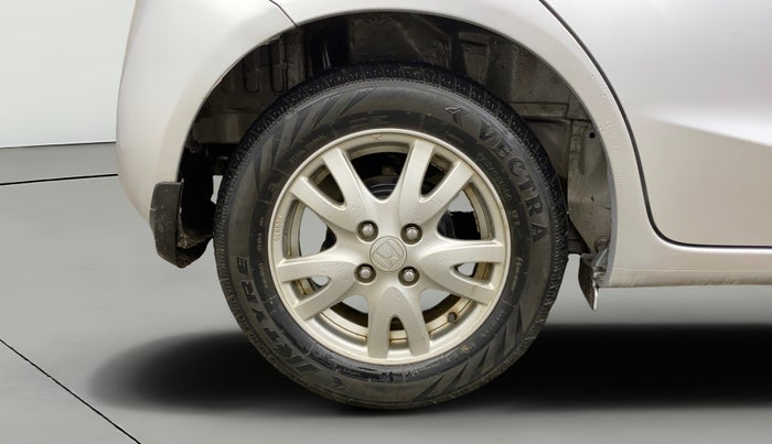 2016 Honda Brio VX MT, Petrol, Manual, 17,759 km, Right Rear Wheel