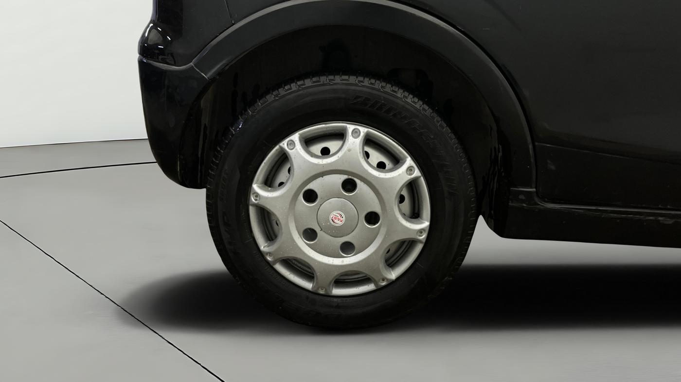 2021 Mahindra XUV300 W4 1.2 PETROL, Petrol, Manual, 63,929 km, Right Rear Wheel