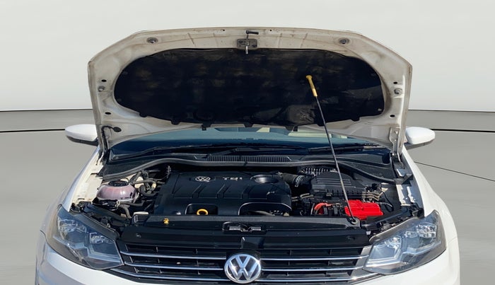 2018 Volkswagen Vento HIGHLINE PLUS 1.5 AT 16 ALLOY, Diesel, Automatic, 1,31,512 km, Open Bonet