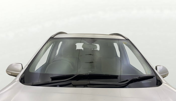 2021 Mahindra XUV500 W9, Diesel, Manual, 1,00,157 km, Front Windshield