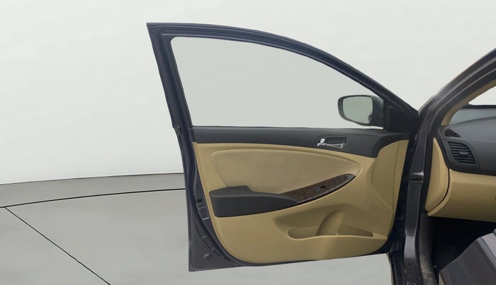 2014 Hyundai Verna FLUIDIC 1.6 CRDI SX, Diesel, Manual, 97,400 km, LHS Front Door