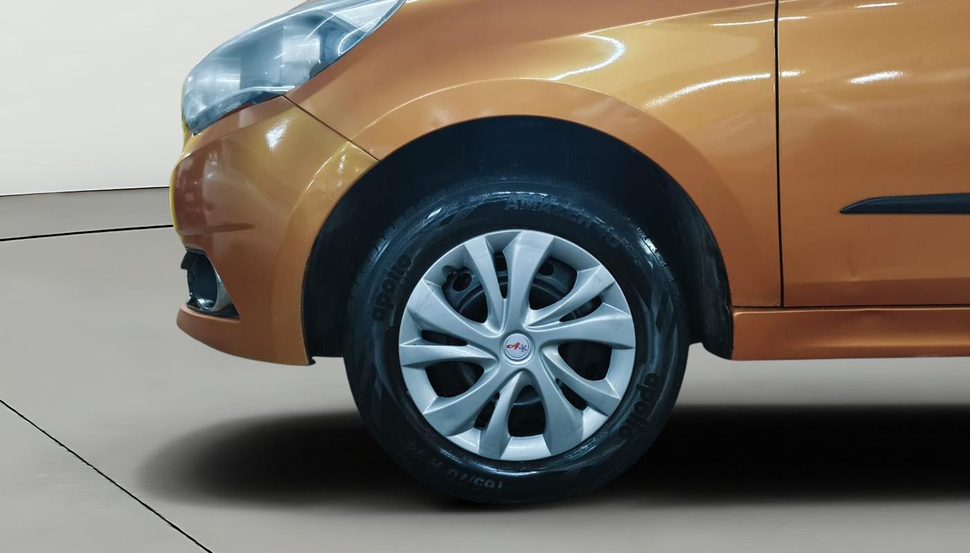 2016 Tata Tiago XZ PETROL, Petrol, Manual, 80,806 km, Left Front Wheel