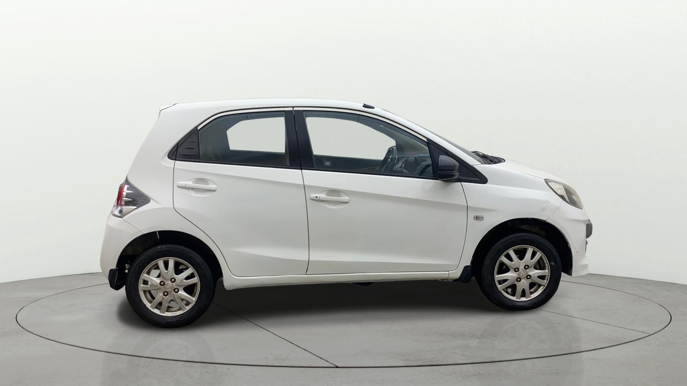 2013 Honda Brio V MT, Petrol, Manual, 1,08,343 km, Right Side View