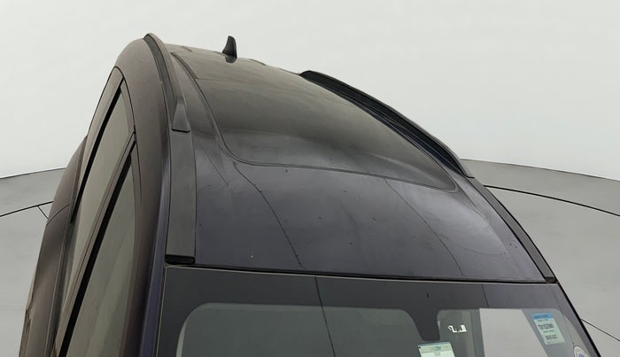 2022 Mahindra XUV700 AX 5 D MT 7 STR, Diesel, Manual, 49,147 km, Roof