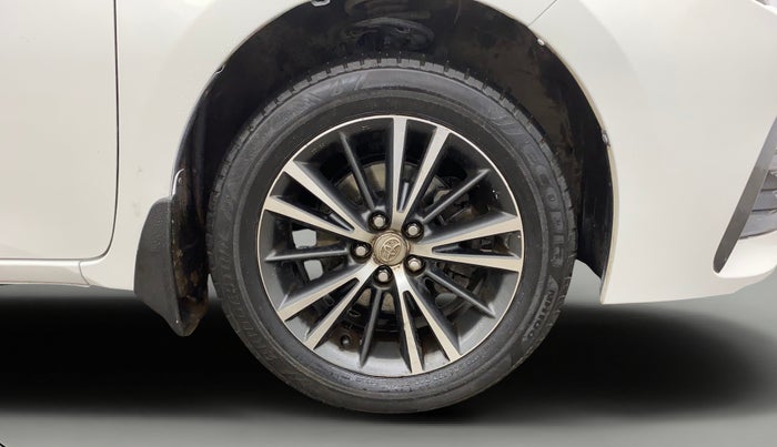 2017 Toyota Corolla Altis VL CVT PETROL, Petrol, Automatic, 1,19,988 km, Right Front Wheel