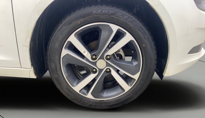 2021 Tata ALTROZ XZ PETROL, Petrol, Manual, 11,851 km, Right Front Wheel