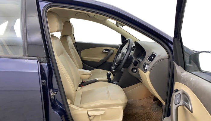 2015 Volkswagen Vento HIGHLINE 1.6 MPI, Petrol, Manual, 57,611 km, Right Side Front Door Cabin