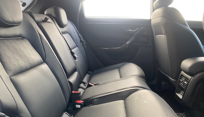2023 Tata NEXON FEARLESS + SUNROOF DUAL TONE 1.2 PETROL, Petrol, Manual, 13,619 km, Right Side Rear Door Cabin