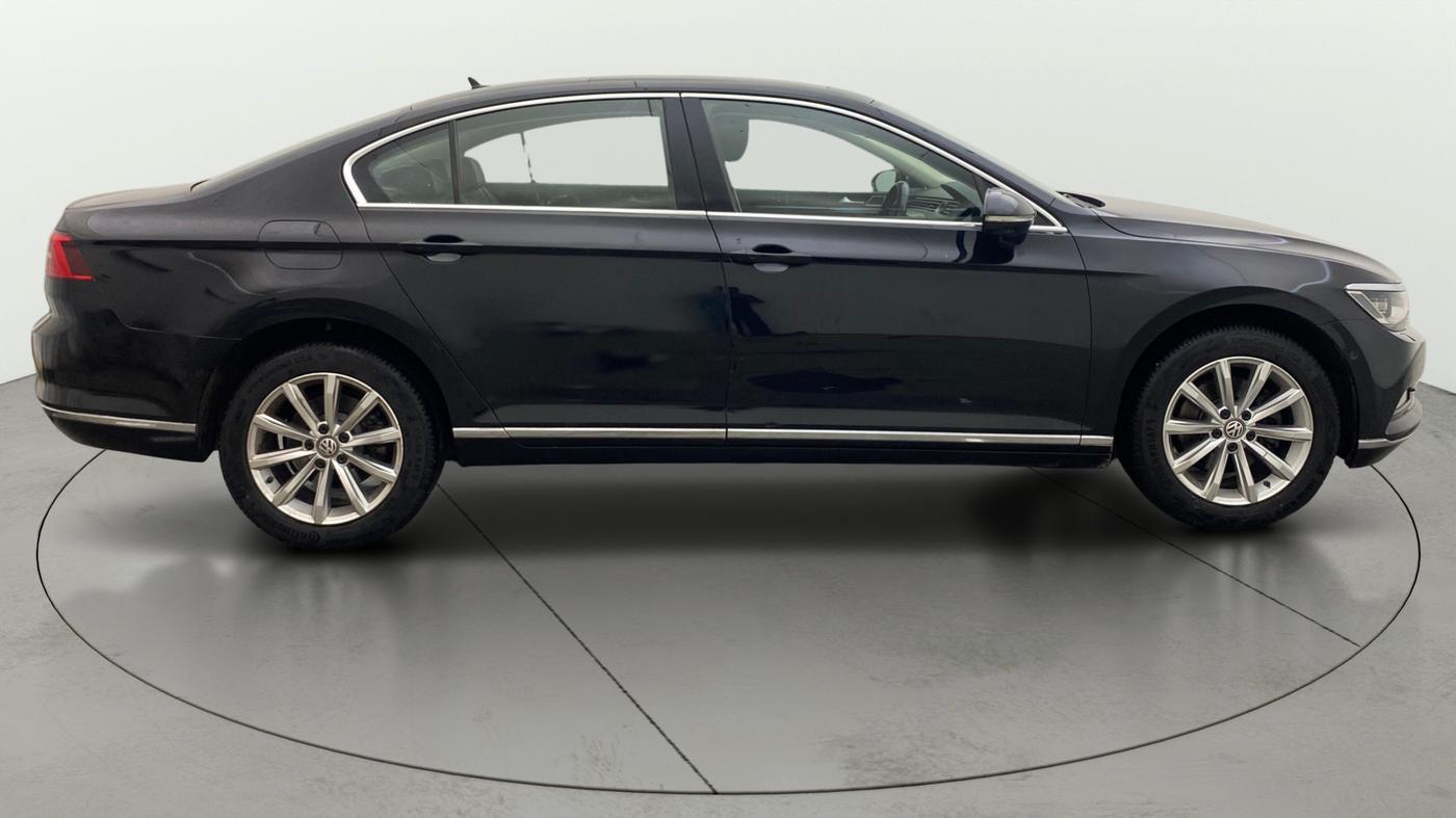 2018 Volkswagen Passat HIGHLINE DSG, Diesel, Automatic, 85,093 km, Right Side View