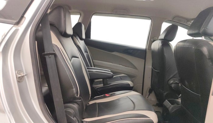 2018 Mahindra MARAZZO M2 7STR, Diesel, Manual, 85,222 km, Right Side Rear Door Cabin