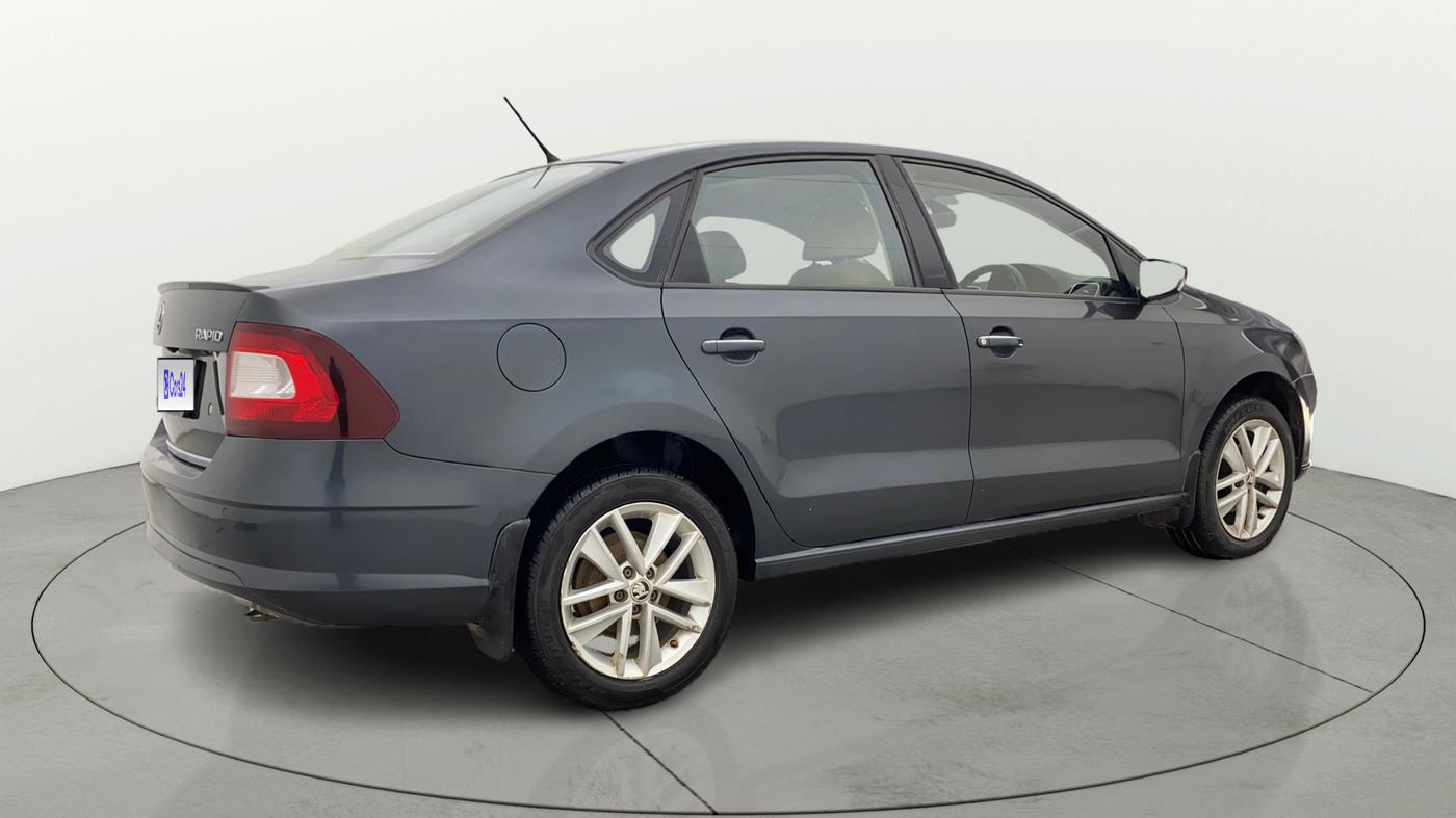 2017 Skoda Rapid STYLE 1.6 MPI AT, Petrol, Automatic, 1,17,571 km, Right Back Diagonal