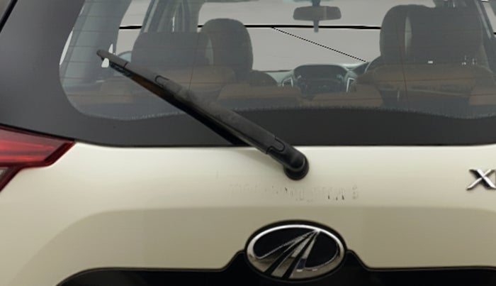 2020 Mahindra XUV500 W7 AT, Diesel, Automatic, 73,825 km, Rear Wiper