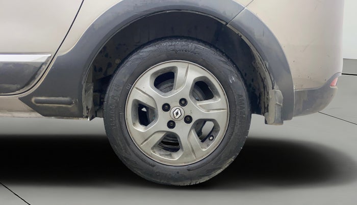 2015 Renault Lodgy 110 PS RXZ STEPWAY 7 STR, Diesel, Manual, 88,207 km, Left Rear Wheel