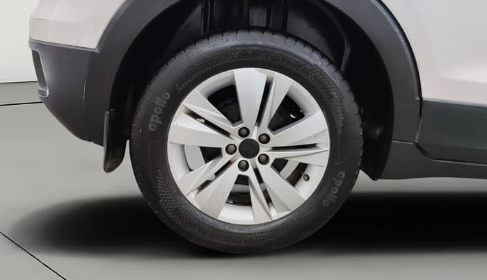 2021 Skoda KUSHAQ AMBITION 1.0L TSI AT, Petrol, Automatic, 1,12,663 km, Right Rear Wheel