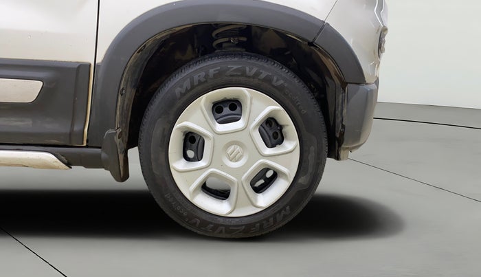 2019 Maruti S PRESSO VXI AMT, CNG, Automatic, 32,974 km, Right Front Wheel