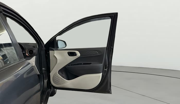 2021 Hyundai AURA S 1.2 CNG, CNG, Manual, 30,232 km, RHS Front Door