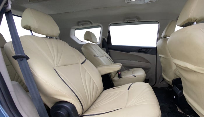 2018 Mahindra MARAZZO M2 7STR, Diesel, Manual, 1,15,675 km, Right Side Rear Door Cabin