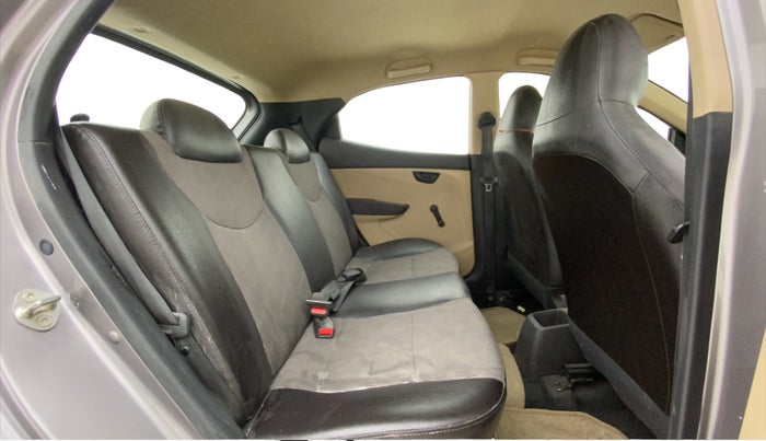 2013 Hyundai Eon ERA +, Petrol, Manual, 82,289 km, Right Side Rear Door Cabin