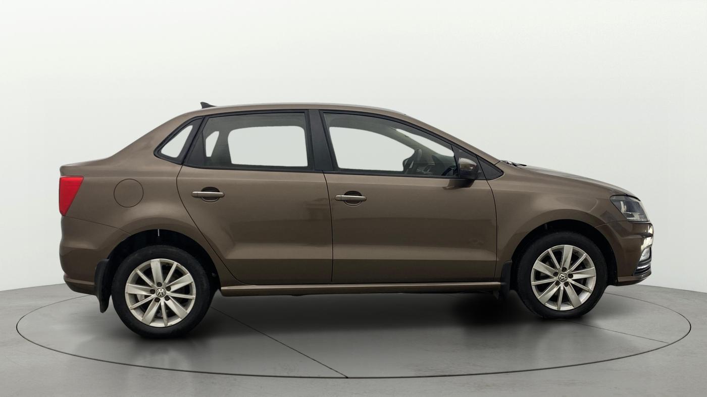 2016 Volkswagen Ameo HIGHLINE1.2L, Petrol, Manual, 75,134 km, Right Side View