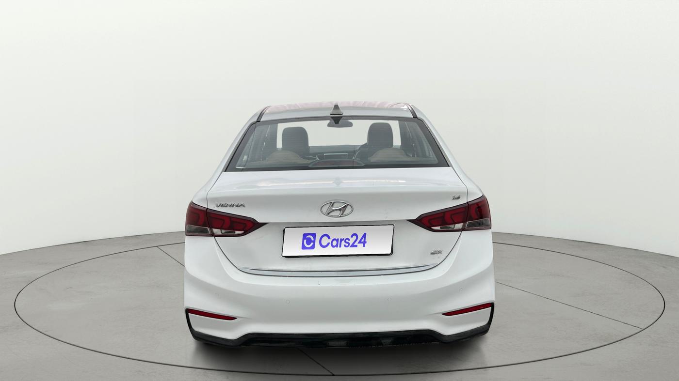 2018 Hyundai Verna 1.6 VTVT SX, Petrol, Manual, 47,710 km, Back/Rear