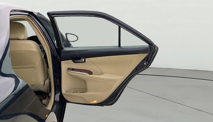 2012 Toyota Camry 2.5L AT, Petrol, Automatic, 1,07,423 km, RHS Rear Door