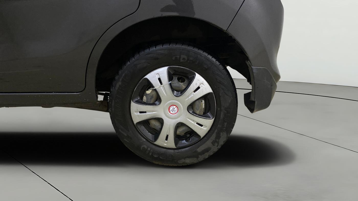 2016 Maruti Alto 800 LXI, Petrol, Manual, 65,167 km, Left Rear Wheel