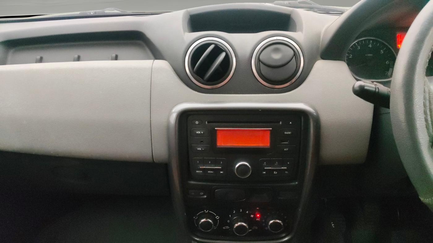 2013 Renault Duster RXE PETROL, Petrol, Manual, 61,904 km, Air Conditioner