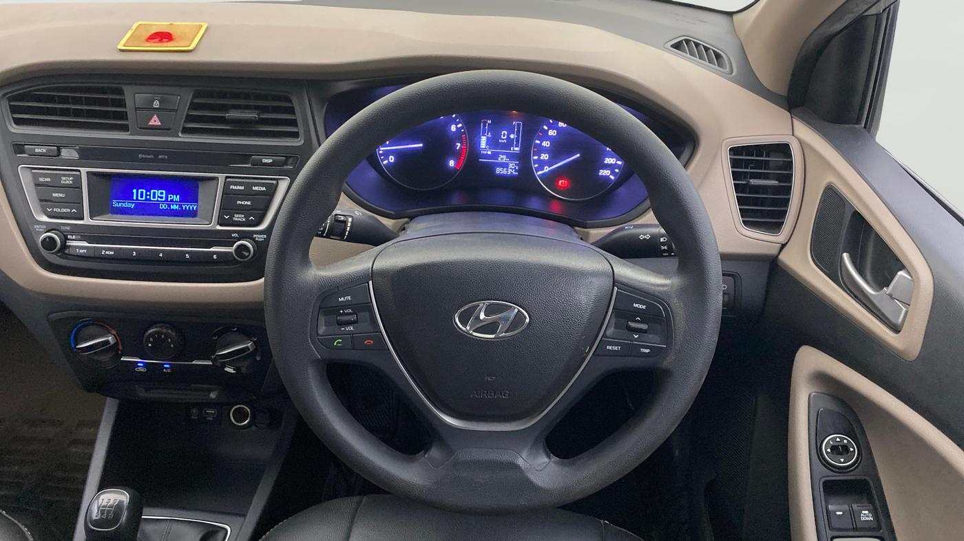 2016 Hyundai Elite i20 MAGNA 1.2, Petrol, Manual, 85,632 km, Steering Wheel Close Up