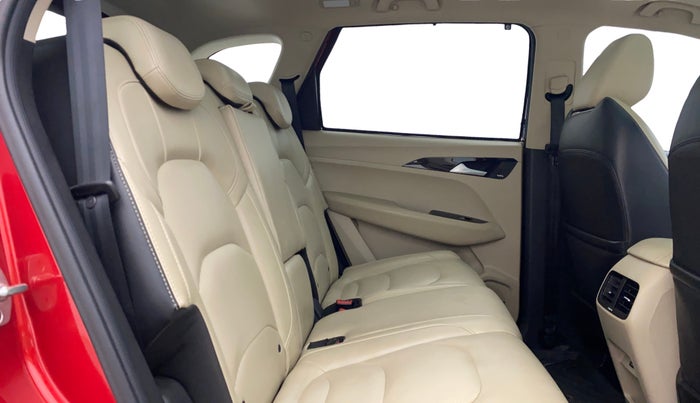 2022 MG HECTOR SHARP 1.5 PETROL CVT, Petrol, Automatic, 51,147 km, Right Side Rear Door Cabin