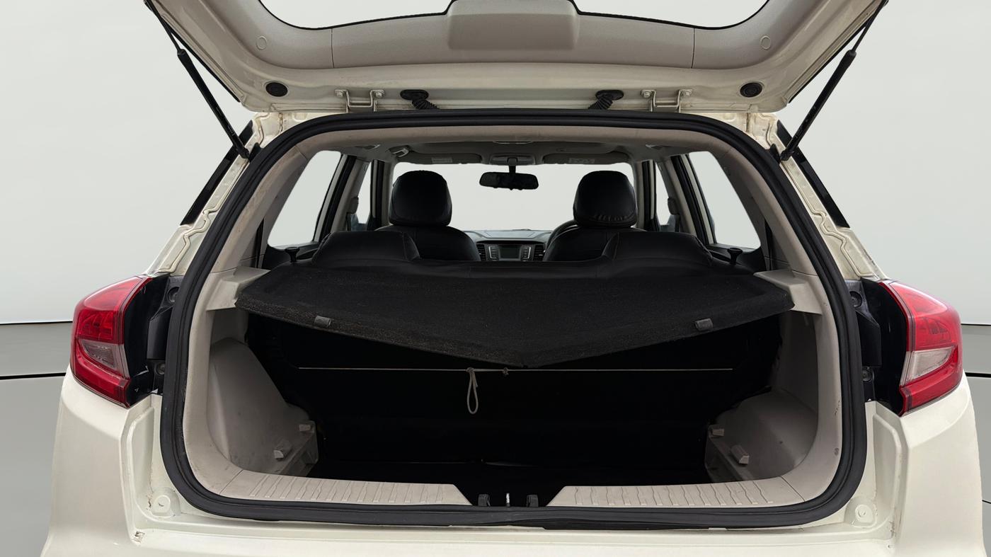 2022 Mahindra XUV300 W6 1.2 PETROL AMT, Petrol, Automatic, 1,14,527 km, Boot Open Zoomed View