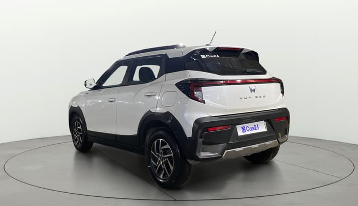 2024 Mahindra XUV 3XO AX5 1.2 L TCMPFI AT, Petrol, Automatic, 31,685 km, Left Back Diagonal