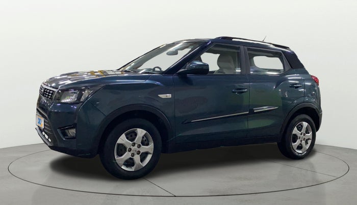 2022 Mahindra XUV300 W6 1.5 DIESEL AMT, Diesel, Automatic, 17,740 km, Left Front Diagonal
