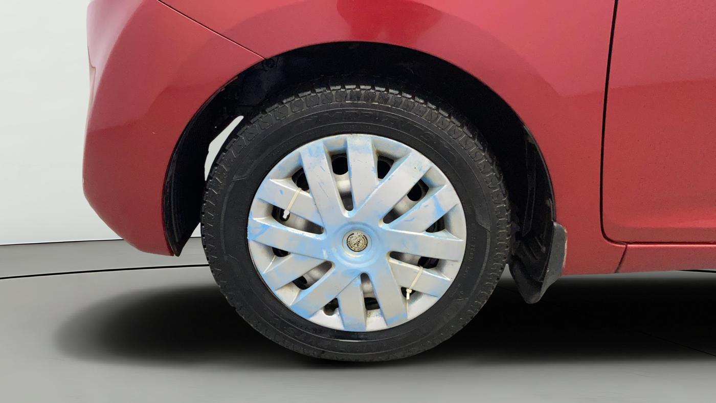 2018 Hyundai Eon ERA +, Petrol, Manual, 25,701 km, Left Front Wheel