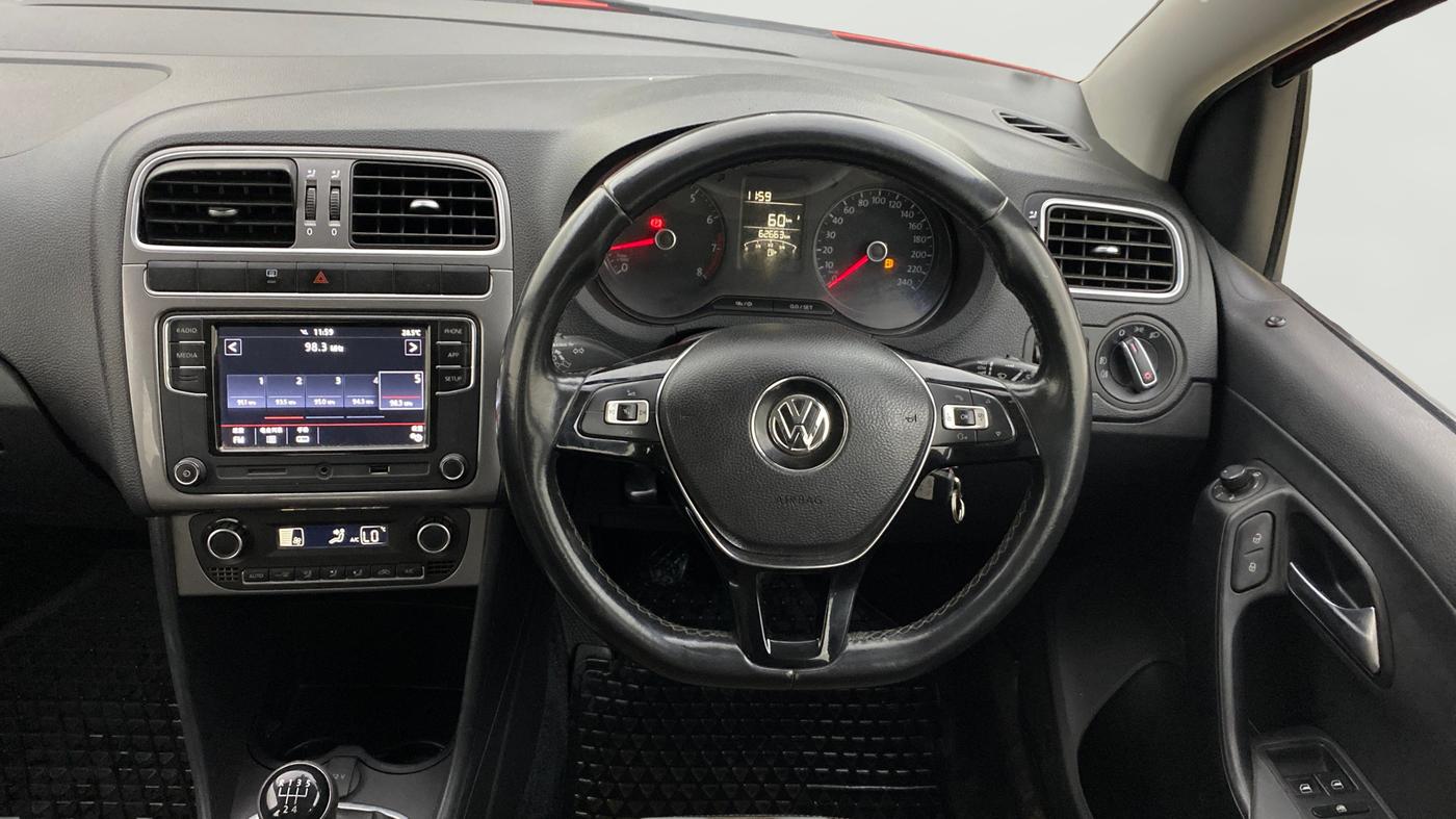 2017 Volkswagen Polo HIGHLINE PLUS 1.2(16 ALLOY, Petrol, Manual, 62,663 km, Steering Wheel Close Up