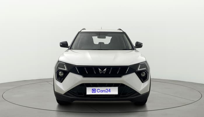 2024 Mahindra XUV 3XO AX5 1.2 L TCMPFI AT, Petrol, Automatic, 12,756 km, Front