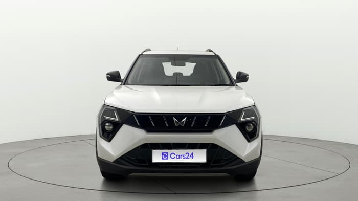2024 Mahindra XUV 3XO AX5 1.2 L TCMPFI AT, Petrol, Automatic, 12,756 km, Front
