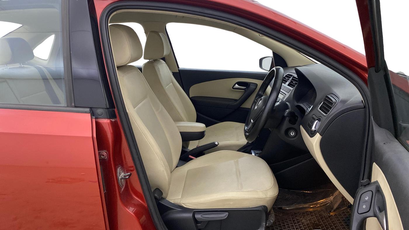 2019 Volkswagen Vento HIGHLINE PLUS 1.5 AT, Diesel, Automatic, 14,719 km, Right Side Front Door Cabin