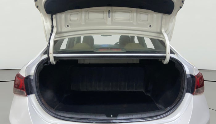 2018 Hyundai Verna 1.6 VTVT SX, Petrol, Manual, 75,728 km, Boot Open Zoomed View