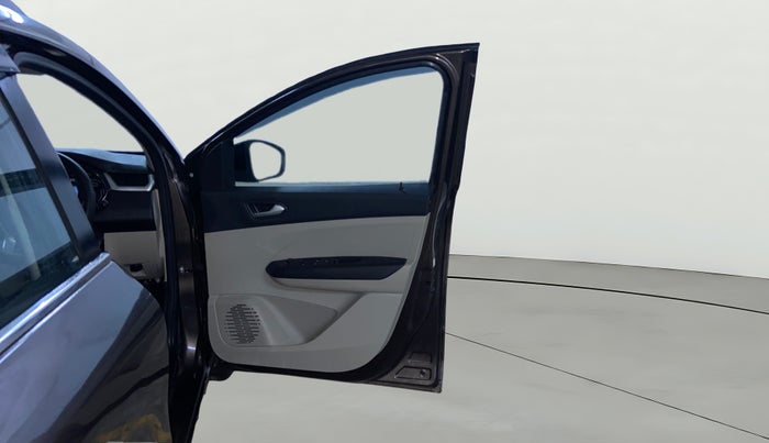 2022 Renault TRIBER RXZ, Petrol, Manual, 24,691 km, RHS Front Door