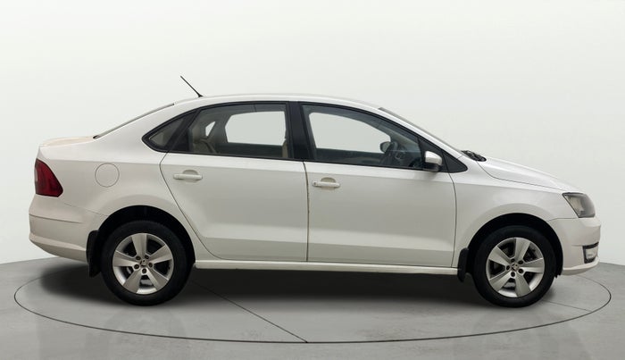 2017 Skoda Rapid AMBITION 1.5 TDI, Diesel, Manual, 1,02,417 km, Right Side View