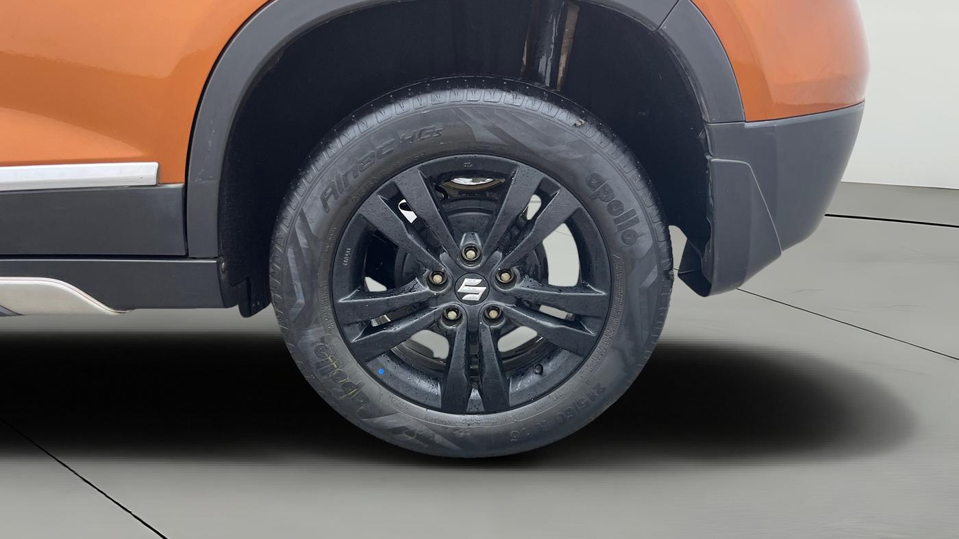 2019 Maruti Vitara Brezza ZDI AMT, Diesel, Automatic, 66,850 km, Left Rear Wheel