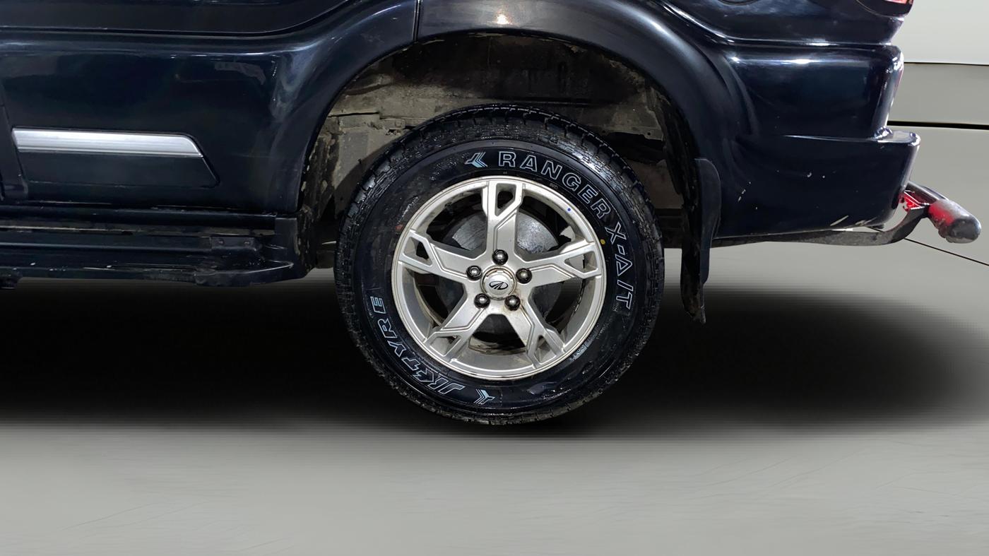 2017 Mahindra Scorpio S10, Diesel, Manual, 62,153 km, Left Rear Wheel